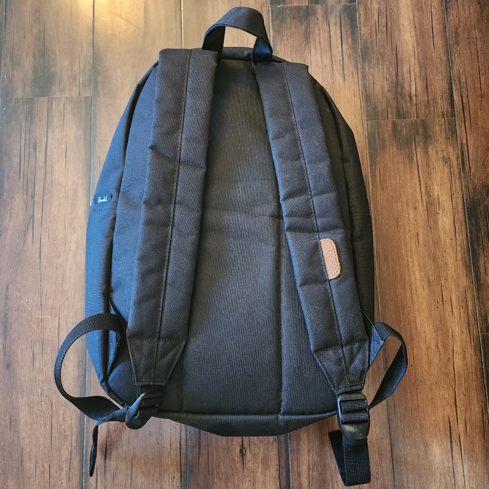 Herschel Classic Backpack - Picture 2 of 6